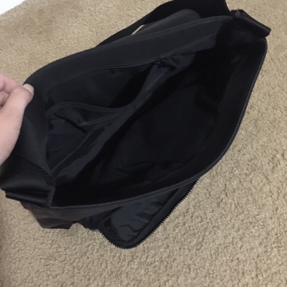 Esprit black messenger bag - Picture 4 of 7